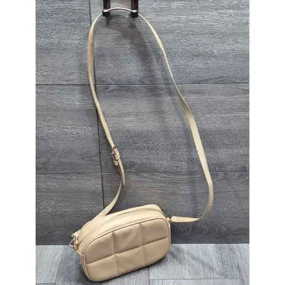 H&M Beige Crossbody quilted gold hardware Y2K Bag Small B000682 - Picture 2 of 6